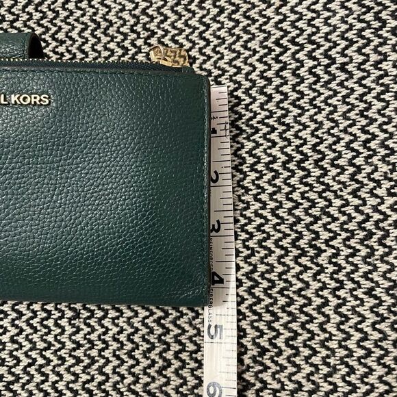 Michael Kors Double Zip Wallet/Phone Case Wristlet Green Leather - Picture 14 of 14
